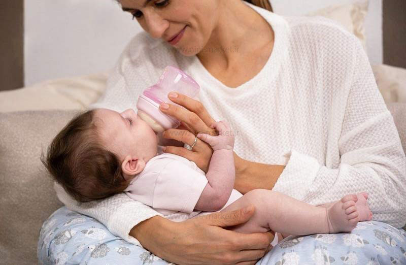 ویژگی شیشه شیر نچرال فیلینگ 150 میل +0 ماه رنگ صورتی چیکو Chicco