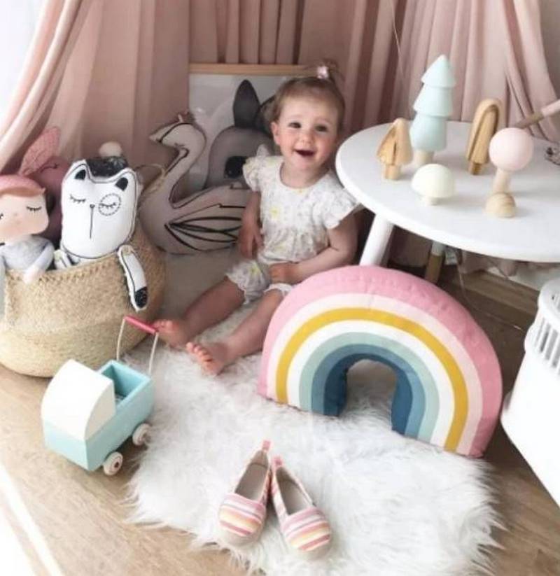 چه پارچه ای برای دوخت کوسن و بالشتک اتاق کودک مناسب است؟