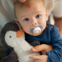 پستانک بادامی تکی الترا ایر 0 - 6 ماه طرح پنگوئن آبی اونت Avent  (بدون جعبه)