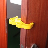 محافظ درب پلاستیکی نی نی ک Ninik