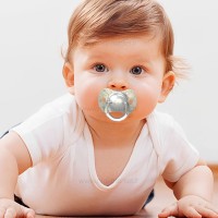 پستانک تکی بادامی 0 - 6 ماه طرح گلد کرم سواوینکس Suavinex