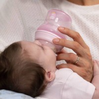 شیشه شیر نچرال فیلینگ 150 میل +0 ماه رنگ صورتی چیکو Chicco