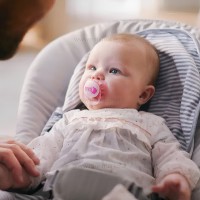 پستانک بادامی تکی الترا سافت 0 - 6 ماه طرح قو اونت Avent  (بدون جعبه)