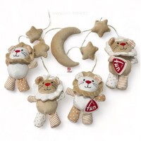 آویز بالای تخت کوکی طرح شیر  رنگ کرم baby fun