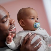 پستانک بادامی تکی الترا ایر 0 - 6 ماه طرح رنگین‌کمان اونت Avent (بدون جعبه)