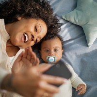 پستانک تکی الترا ایر 0-6 ماه طرح I LOVE MAMA سبز اونت Avent (فاقد جعبه)