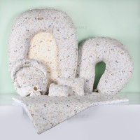 بالش شیردهی نوزاد طرح برگ و بلوط رنگ شیری ای‌سیز Isiz