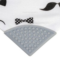 پیشبند دندانگیر دار طرح سیبیل بی بی فور لایف Baby4life