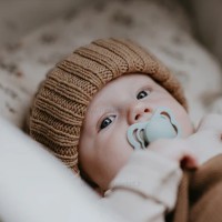 پستانک تکي بادامي سيليکوني 6 - 18 ماه سبز بیبز BIBS (بدون جعبه)