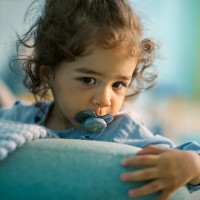 پستانک بادامی تکی الترا سافت 6 - 18 ماه طرح little star اونت Avent  (بدون جعبه)