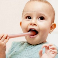 قاشق سیلیکونی رنگ صورتی +4 ماه سواوینکس Suvainex