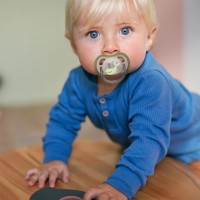 پستانک بادامی تکی الترا ایر 6 - 18 ماه طرح نهنگ اونت Avent (بدون جعبه)