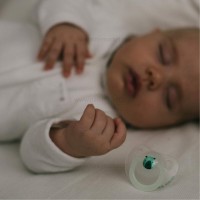 پستانک تکی 0 - 6 ماه ارتودونسی شب تاب طرح خرس سبز سواوینکس Suavinex (بدون جعبه)