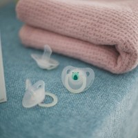 پستانک تکی 0 - 6 ماه ارتودونسی شب تاب طرح خرس سبز سواوینکس Suavinex (بدون جعبه)